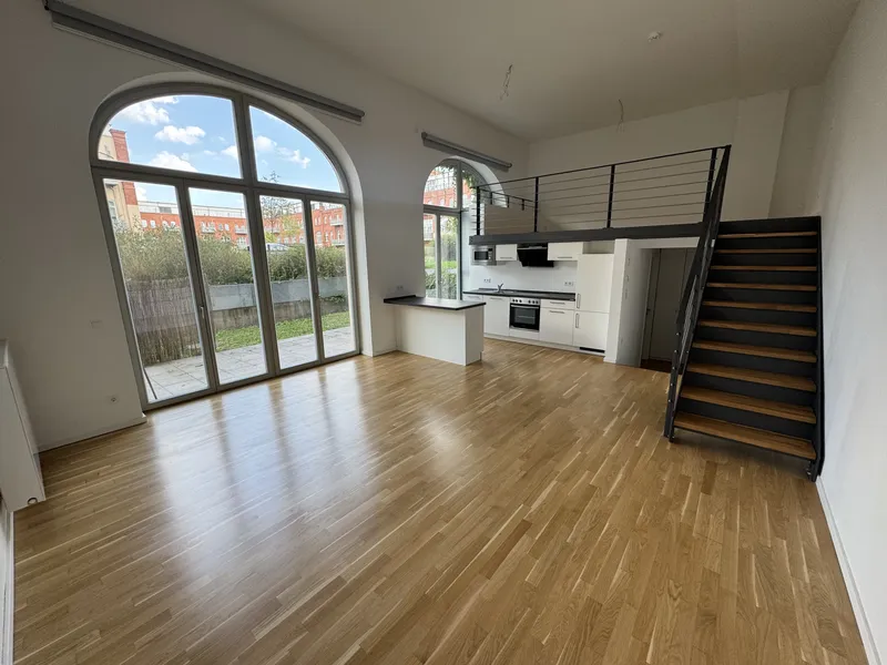Lichtdurchflutete 1,5 Zimmer Maisonette – mit Galerie & Terrasse + Waschmaschinenanschluss! — photo 1